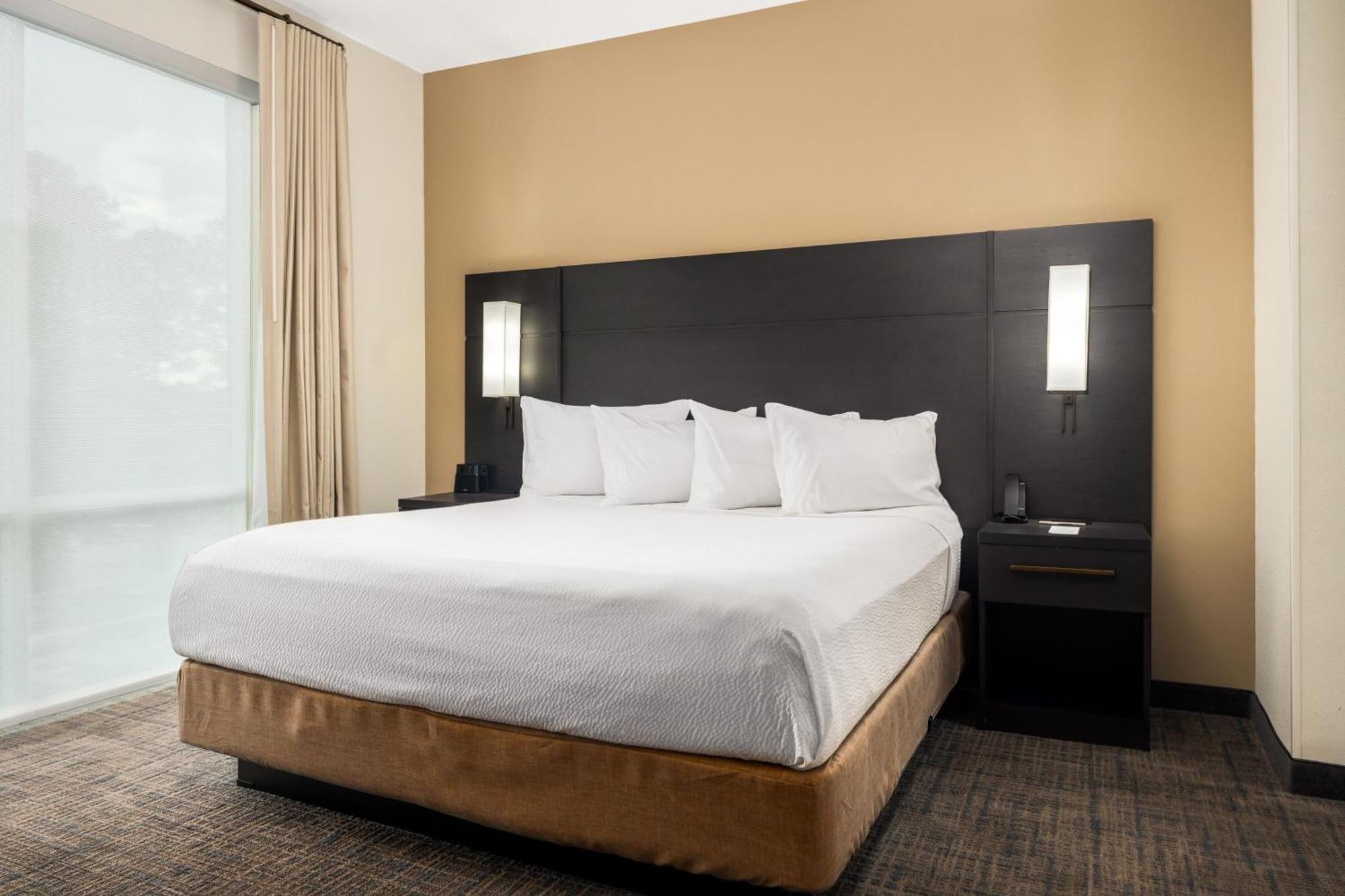 By Marriott Emory Area 3*
